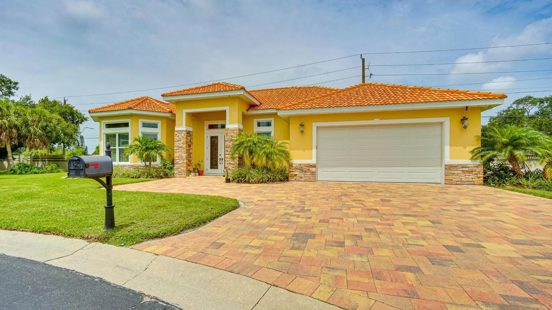 Sunny Oasis Swim, Golf, Shop And More! * Sarasota