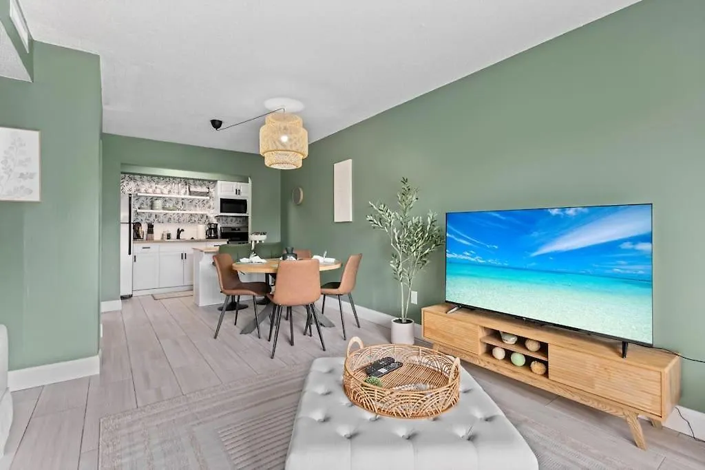 Apartment Cute Boho Style Condo,garden, Heated Pool *