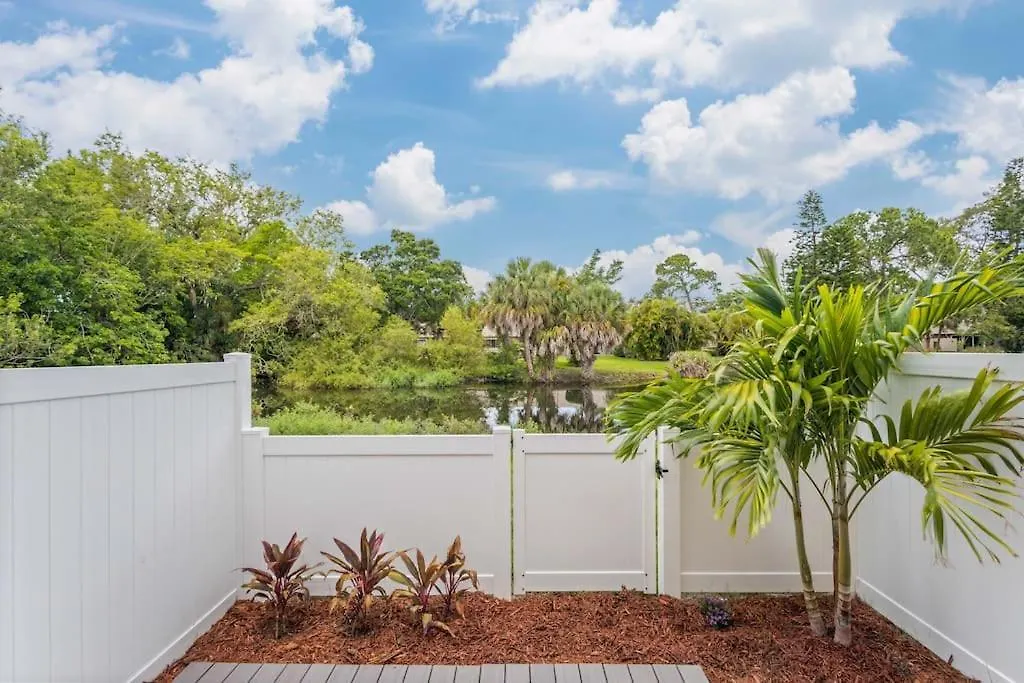 Cute Boho Style Condo,garden, Heated Pool * Sarasota