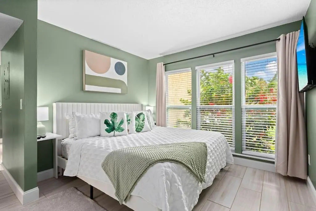 Cute Boho Style Condo,garden, Heated Pool Apartment