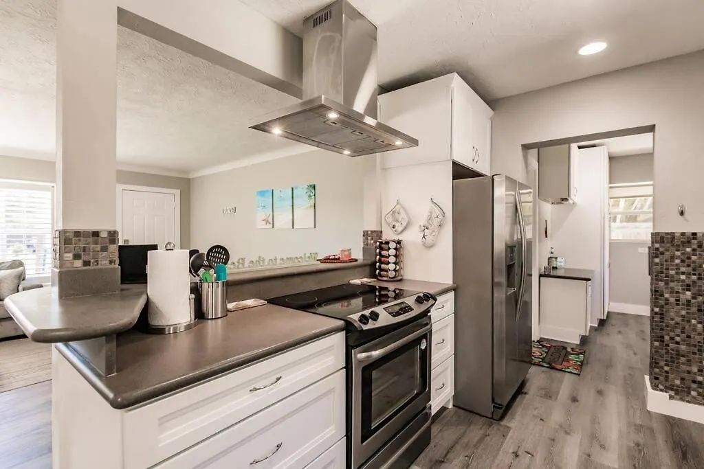 Siesta Key Private Retreat -screened Pool Haven Holiday home