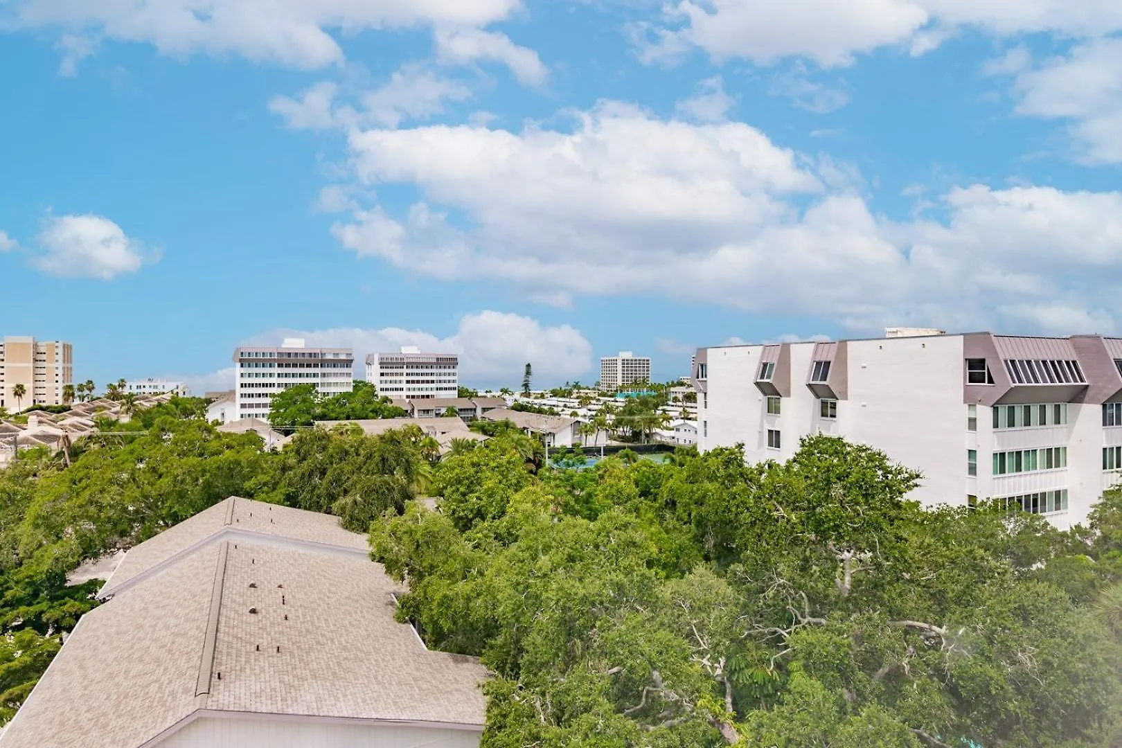 1255-601 The Perfect Bayside Haven Awaits *
