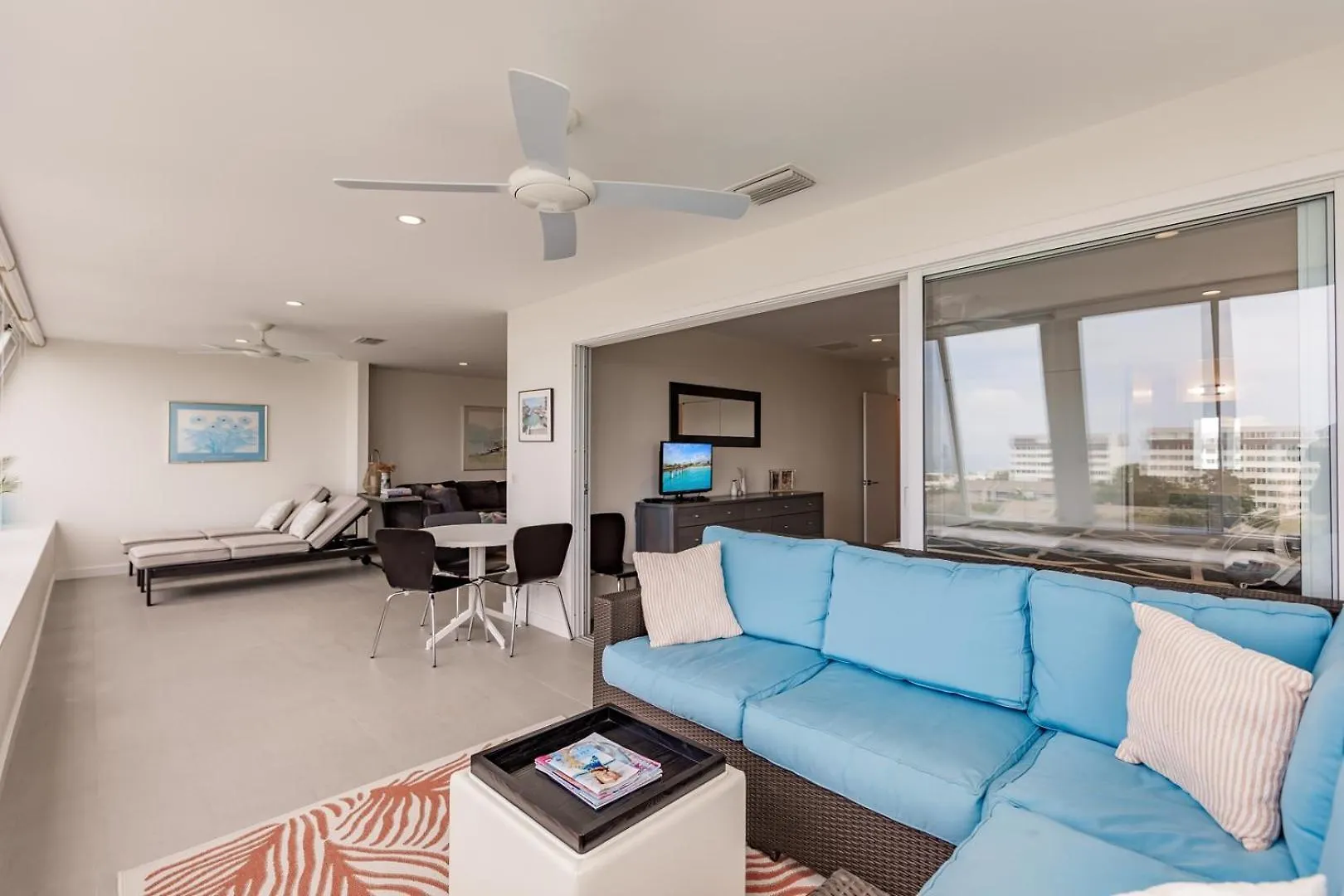 1255-601 The Perfect Bayside Haven Awaits Sarasota