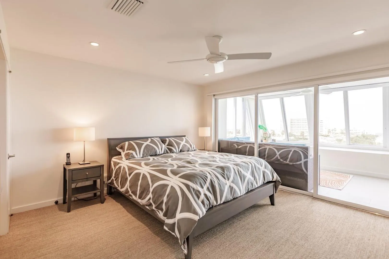 1255-601 The Perfect Bayside Haven Awaits Holiday home *