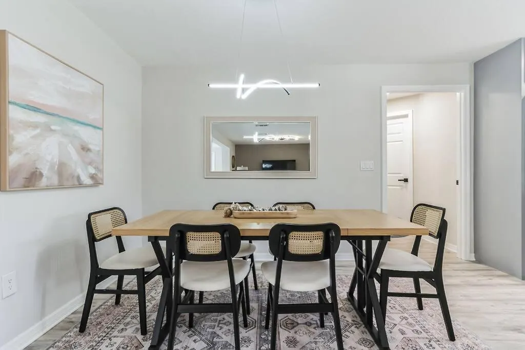 Coastal Comfort Getaway In The Heart Of Srq Sarasota