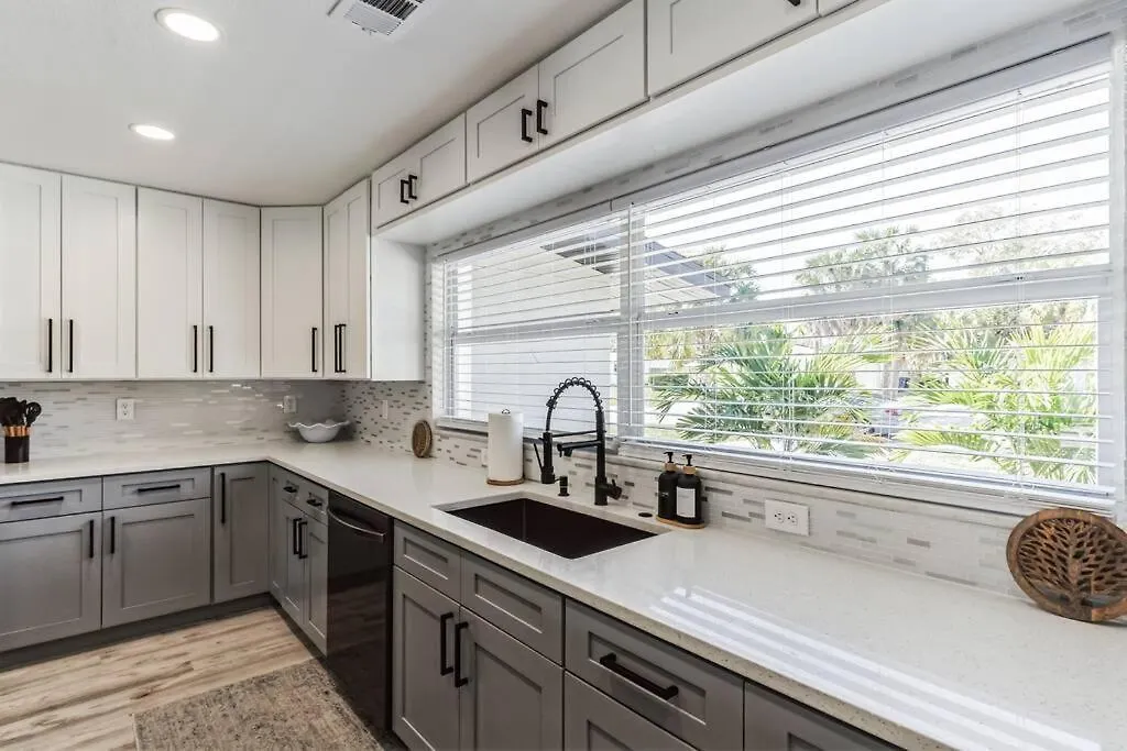 Coastal Comfort Getaway In The Heart Of Srq * Sarasota