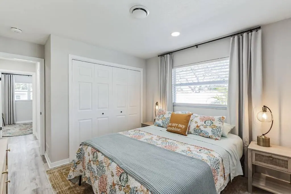 Holiday home Coastal Comfort Getaway In The Heart Of Srq Sarasota
