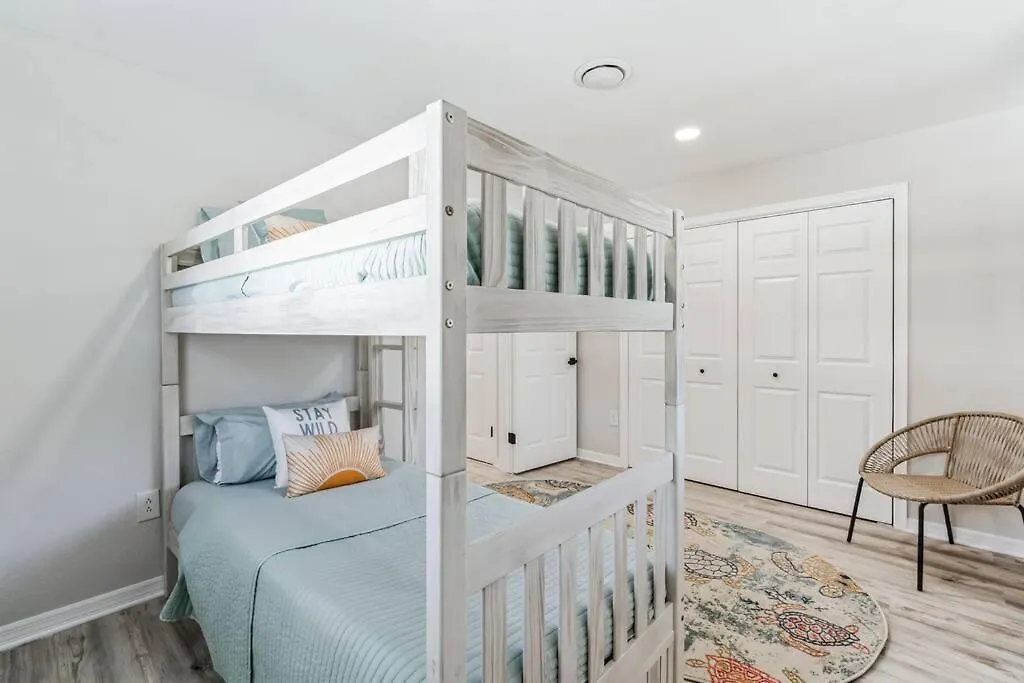 Holiday home Coastal Comfort Getaway In The Heart Of Srq *