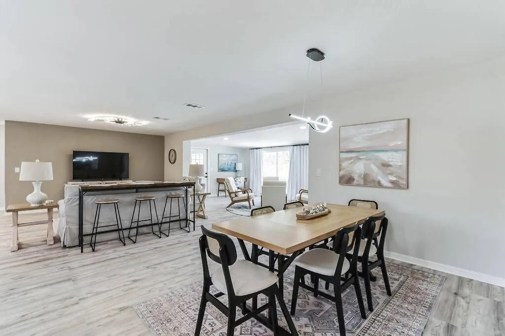 Coastal Comfort Getaway In The Heart Of Srq Sarasota