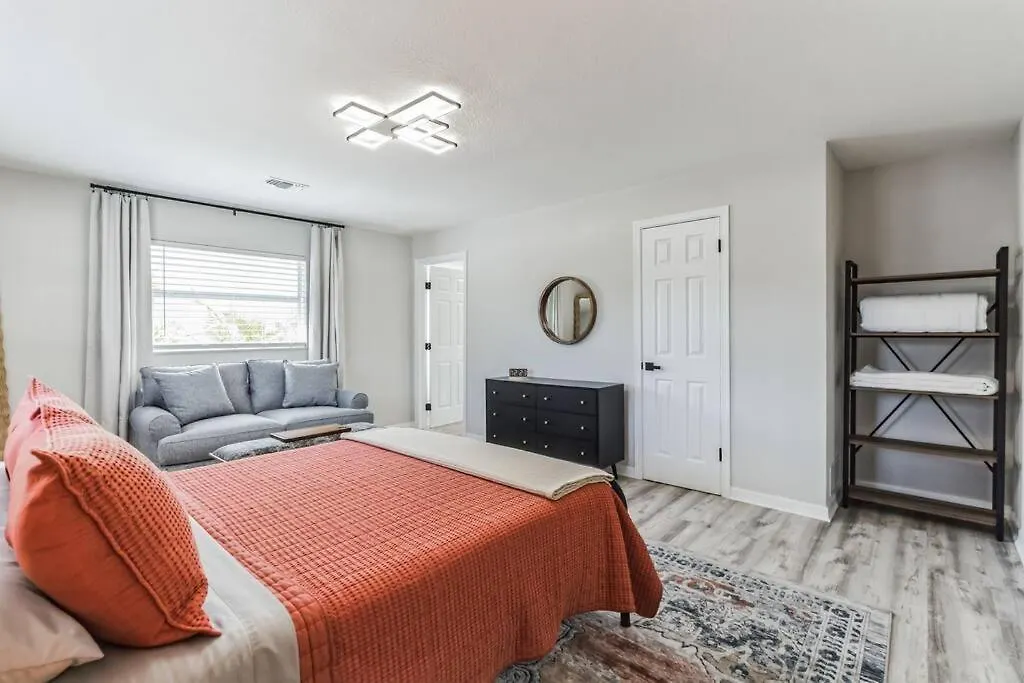 Coastal Comfort Getaway In The Heart Of Srq Holiday home