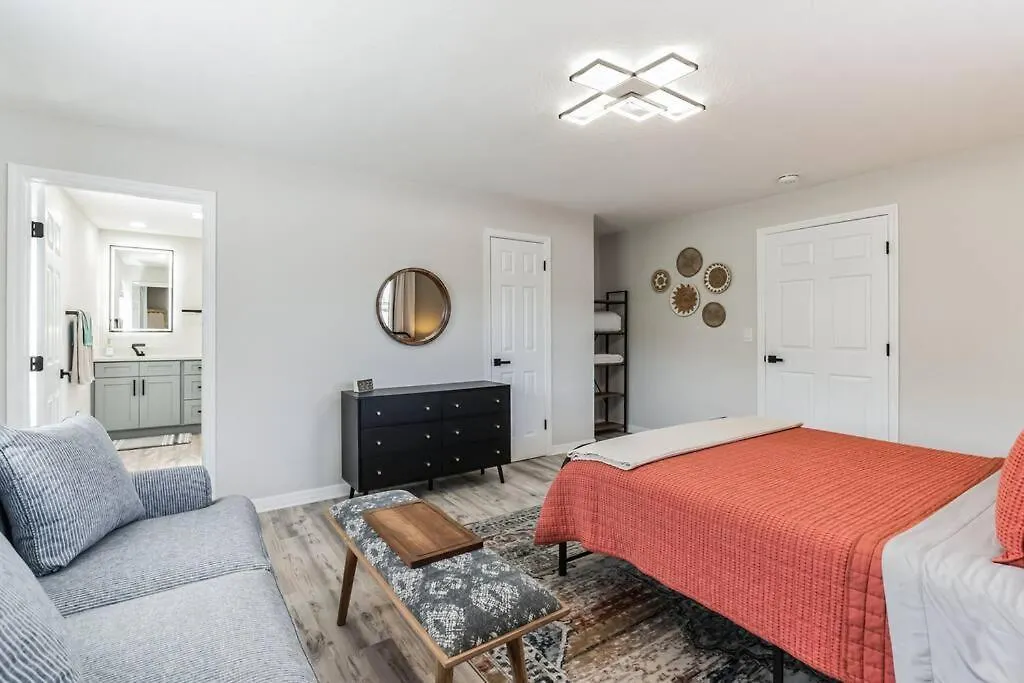 Holiday home Coastal Comfort Getaway In The Heart Of Srq *