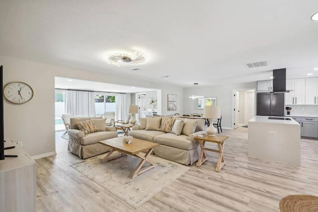 Holiday home Coastal Comfort Getaway In The Heart Of Srq