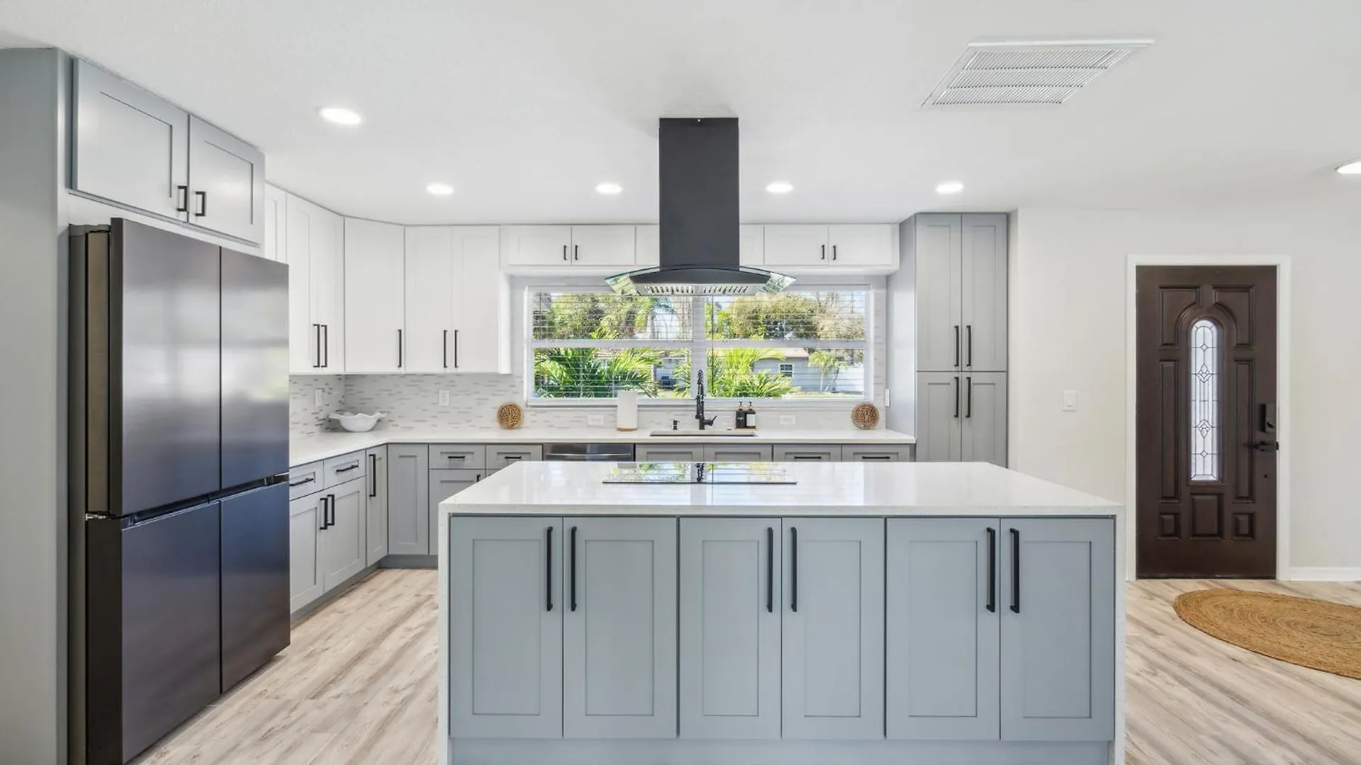 Coastal Comfort Getaway In The Heart Of Srq *