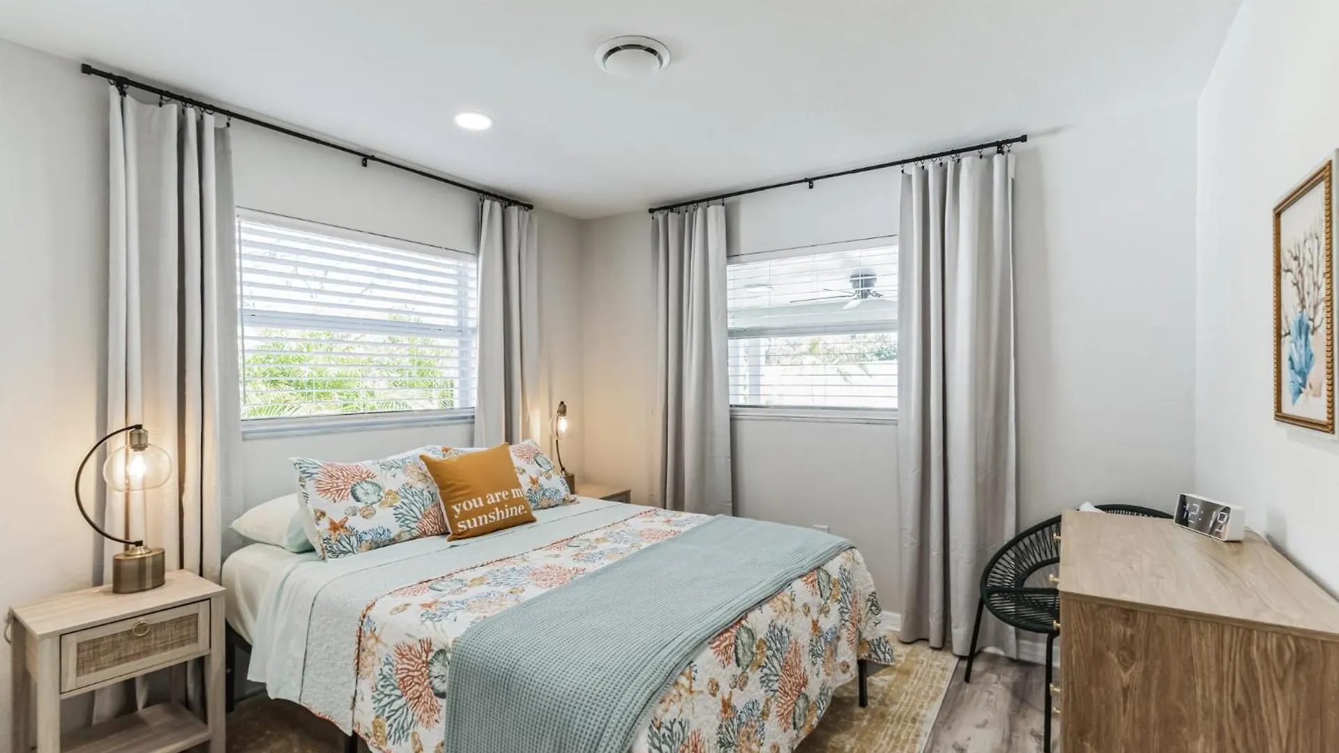 Coastal Comfort Getaway In The Heart Of Srq Holiday home *