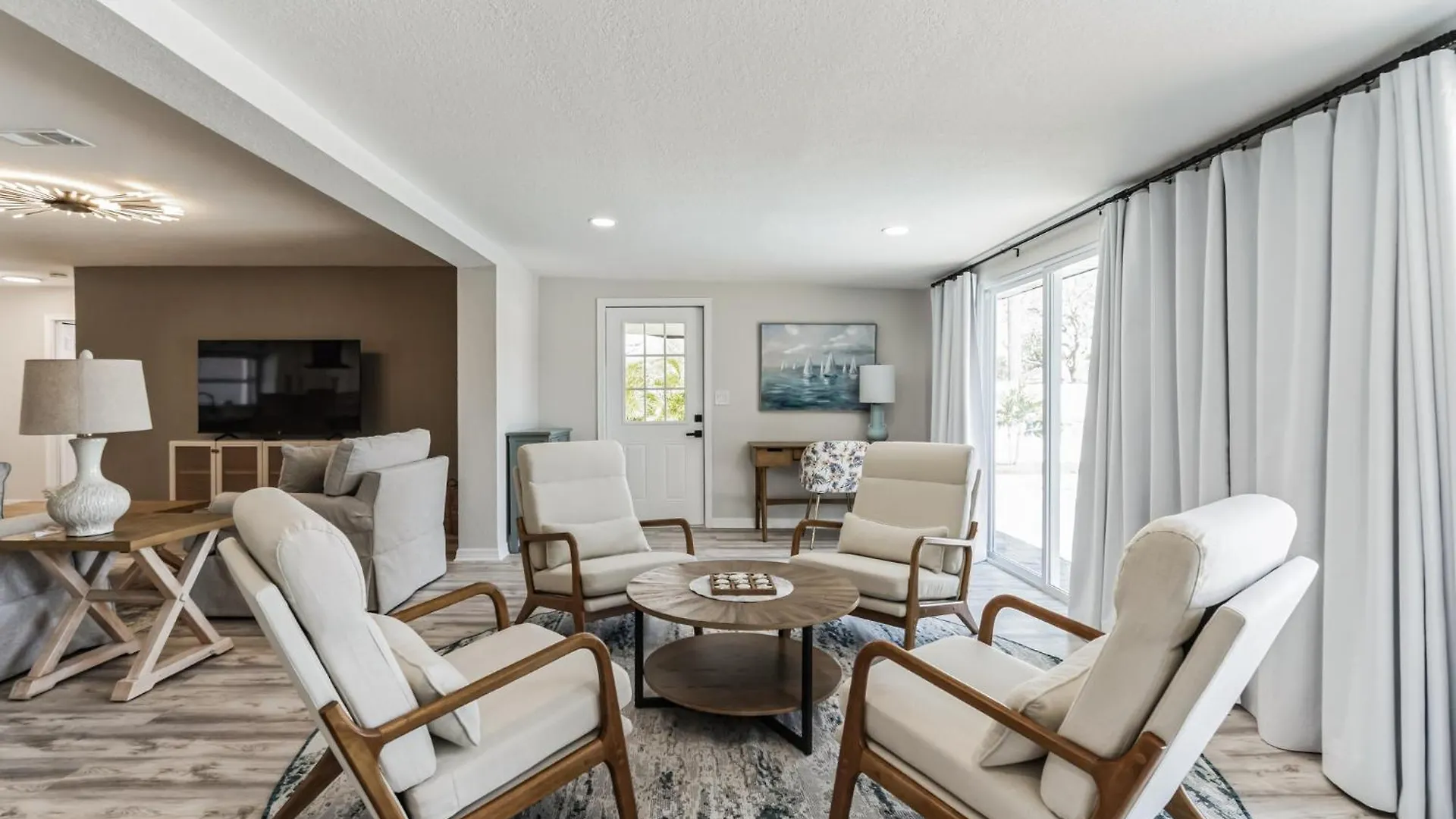 Coastal Comfort Getaway In The Heart Of Srq