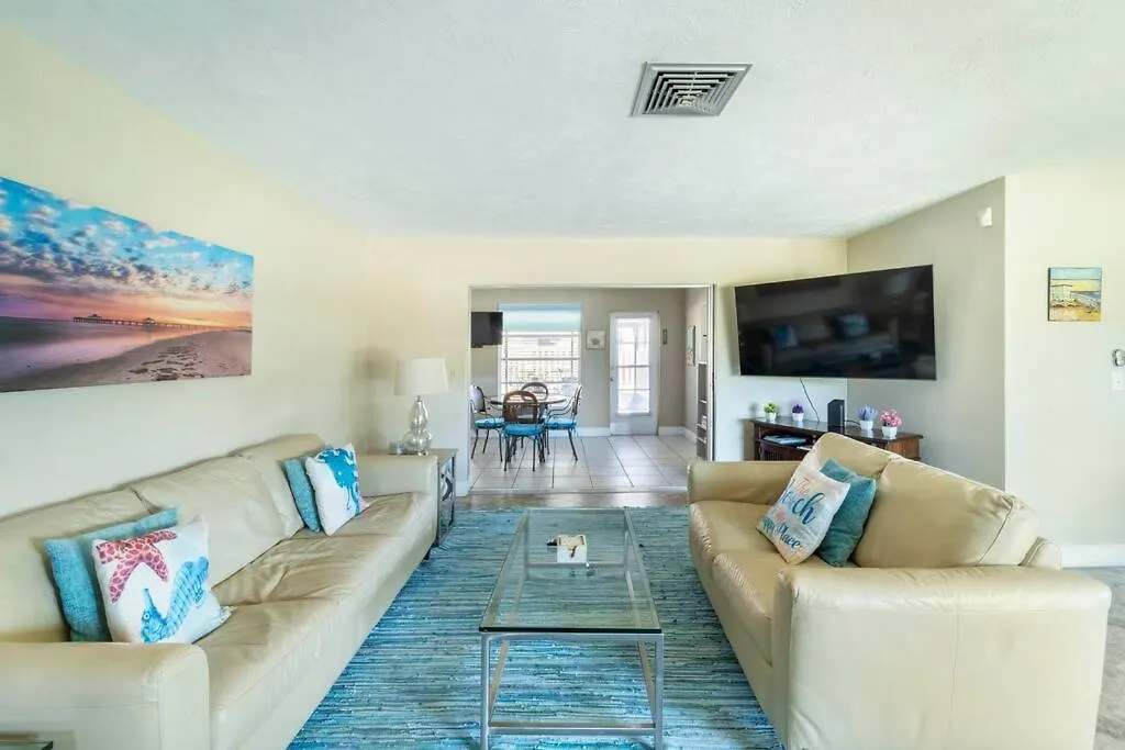 Holiday home Sunny With Lanai And Garage, Only 4 Miles From Siesta Key Sarasota