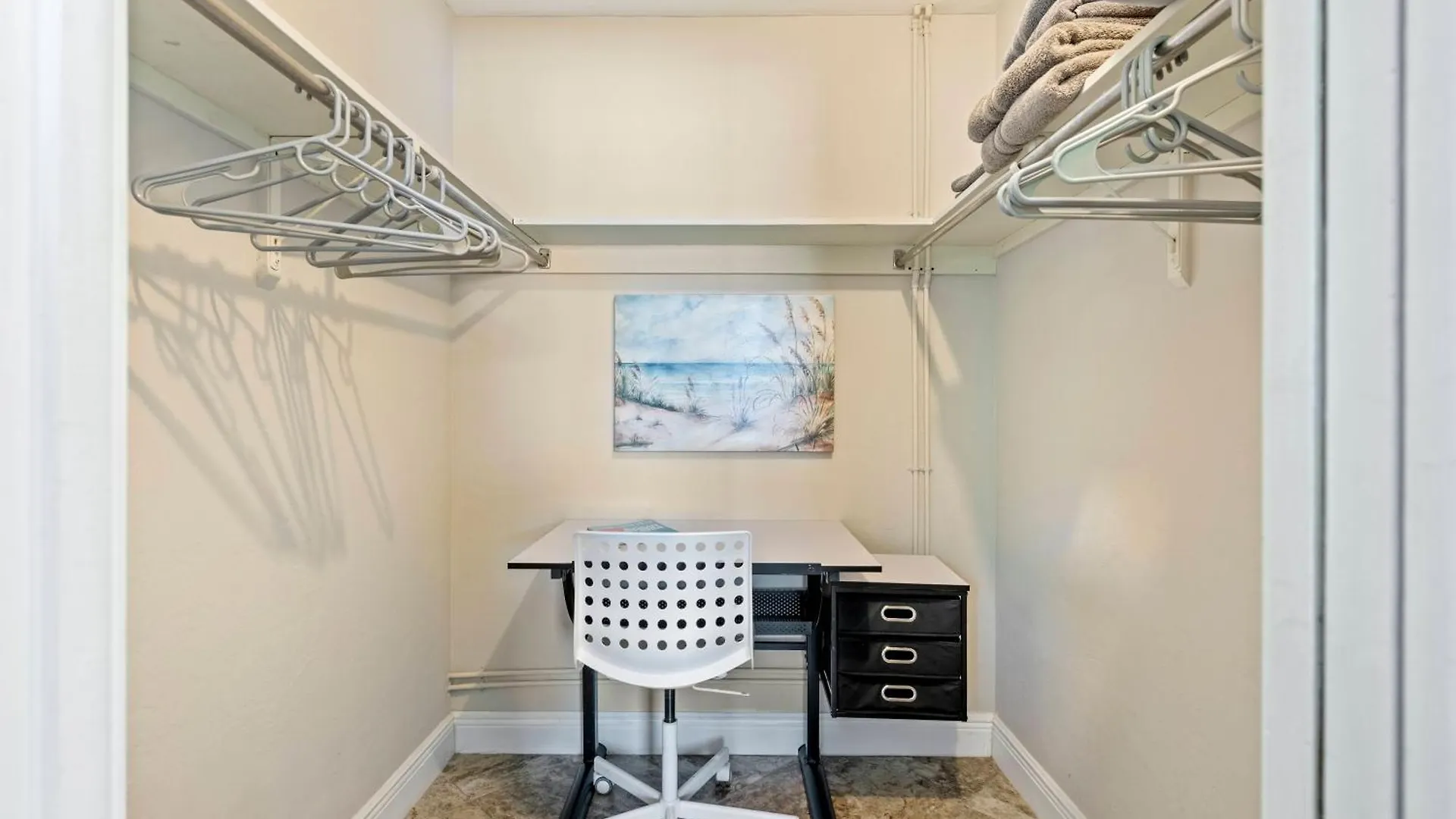Sunny With Lanai And Garage, Only 4 Miles From Siesta Key Holiday home *