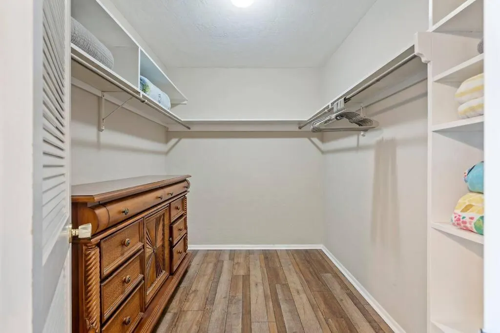 Holiday home Sunny With Lanai And Garage, Only 4 Miles From Siesta Key *