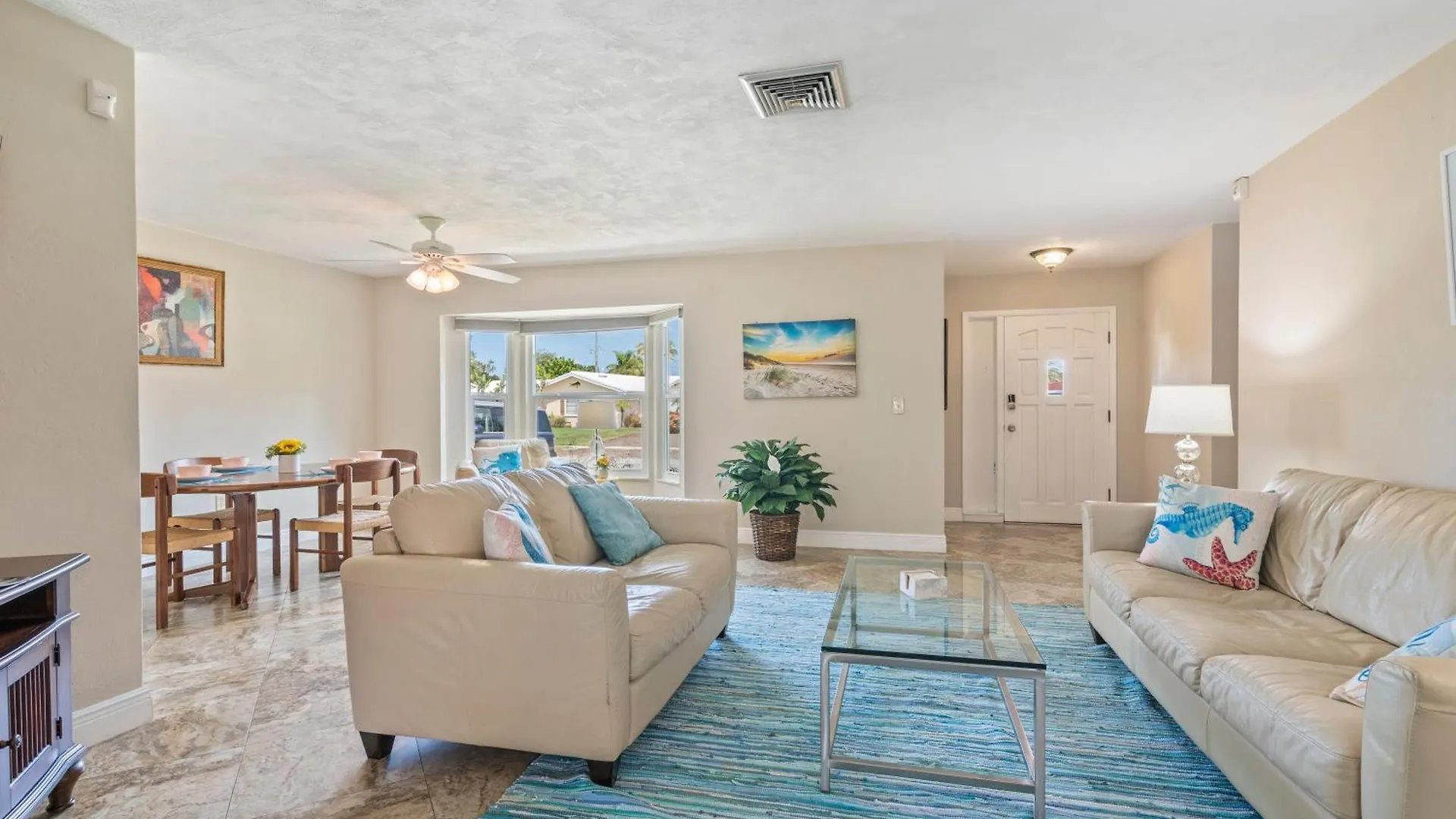 Sunny With Lanai And Garage, Only 4 Miles From Siesta Key *