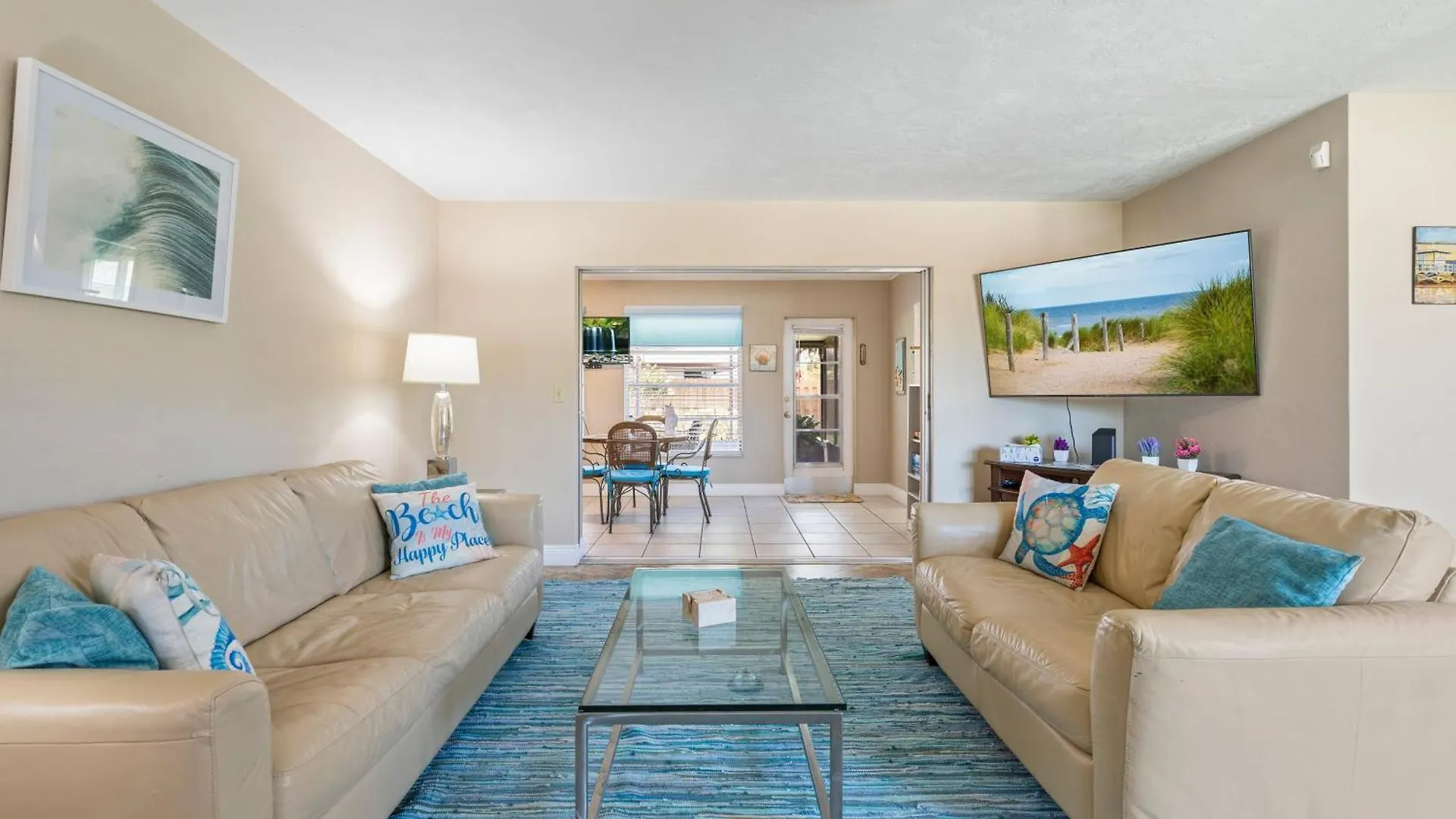 Sunny With Lanai And Garage, Only 4 Miles From Siesta Key Holiday home