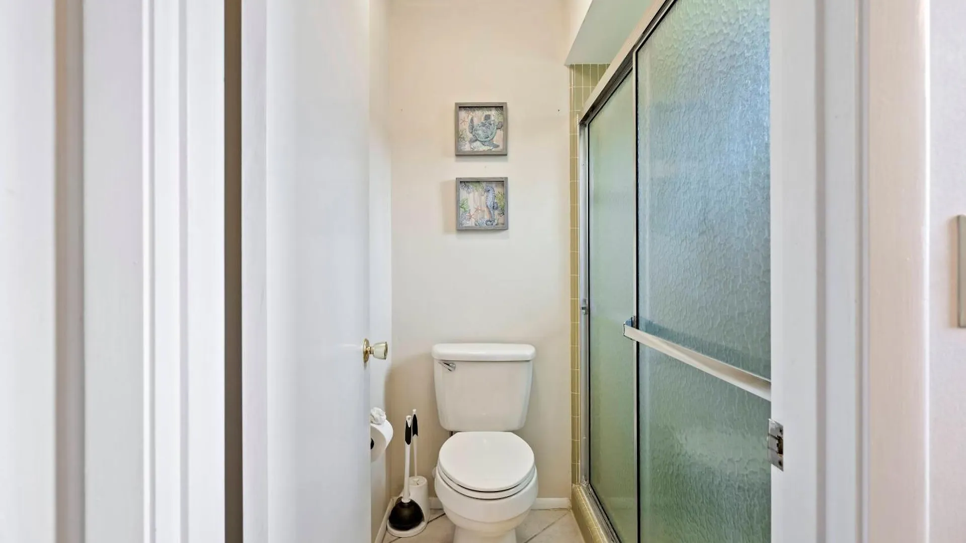 Sunny With Lanai And Garage, Only 4 Miles From Siesta Key *