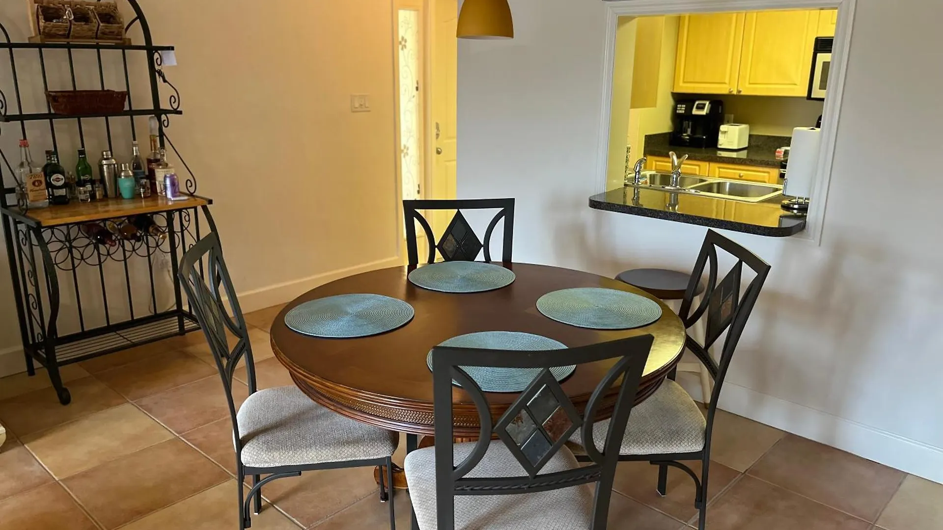 Holiday home 2bed/2bath Next To Siesta Key ~a Hidden Gem *
