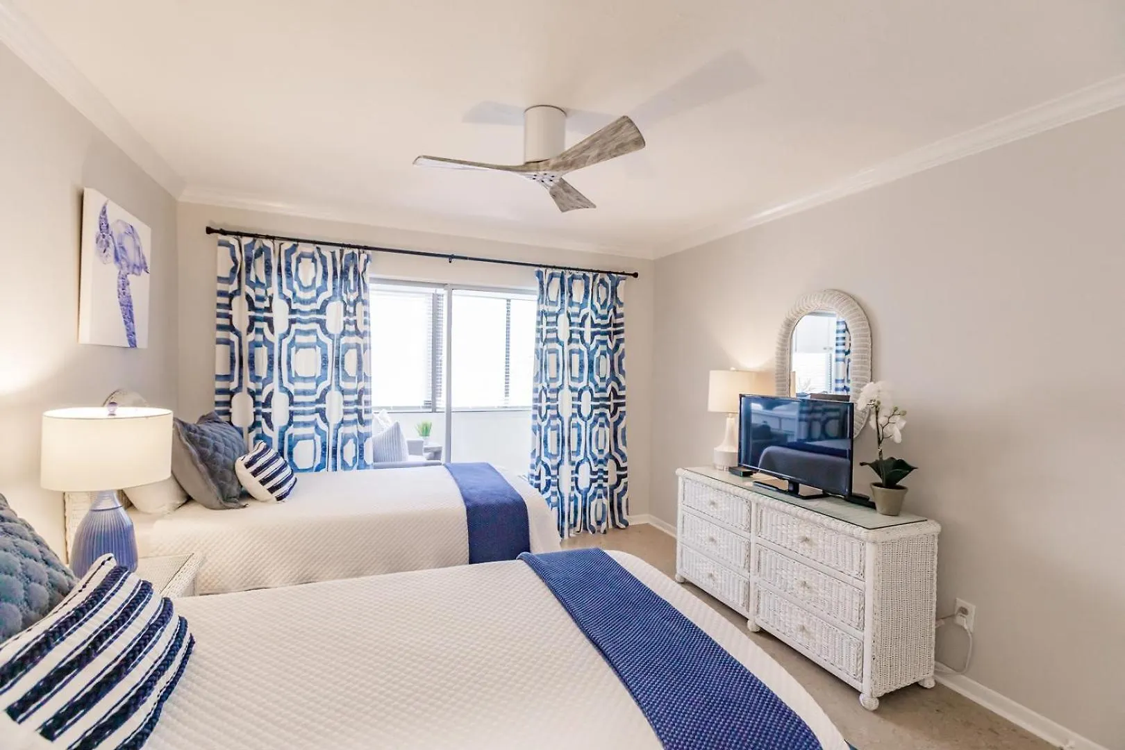 Holiday home 1055-206 High-rise Luxury 75 Yards From The Shore