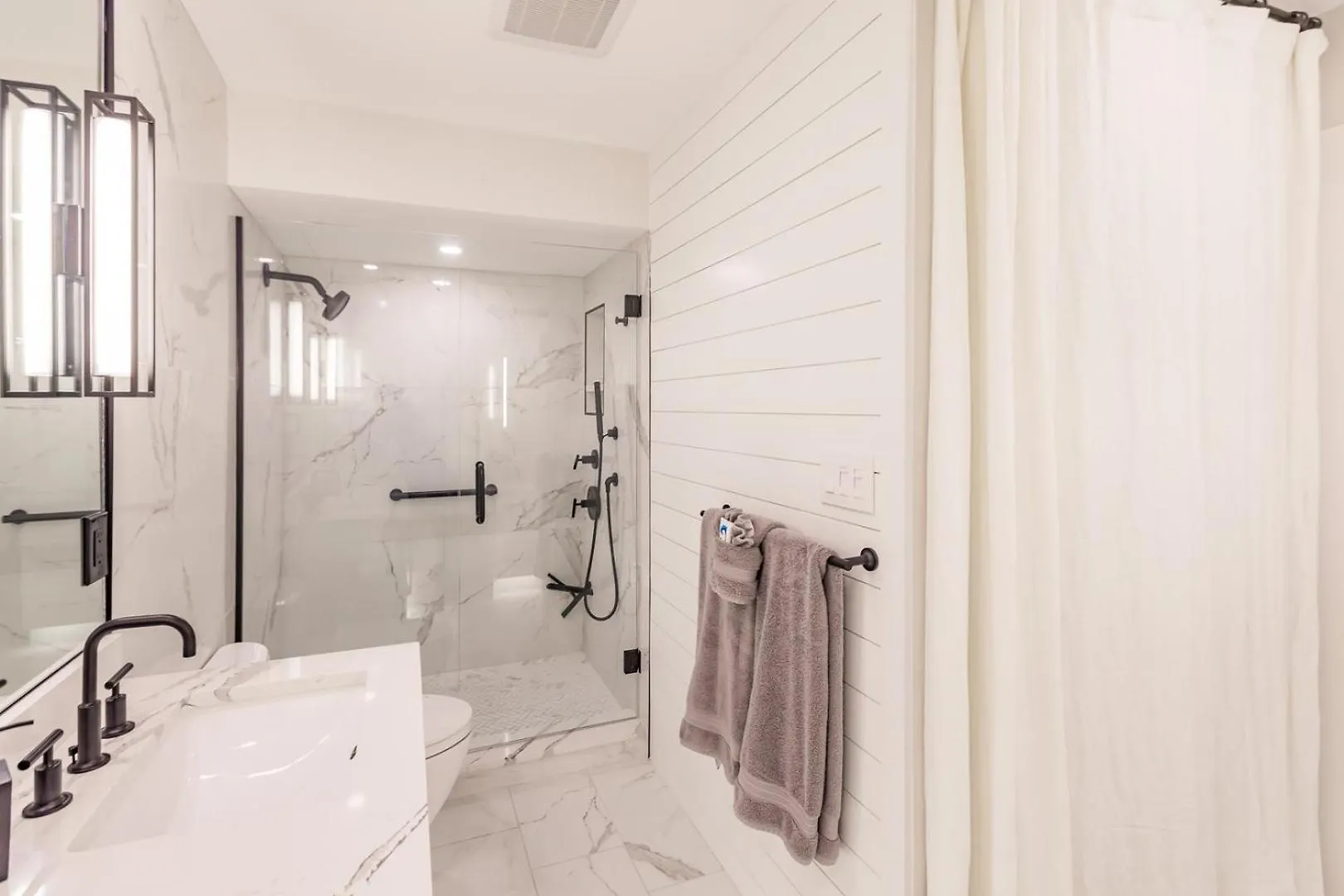 1055-206 High-rise Luxury 75 Yards From The Shore Holiday home