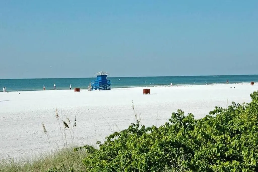 Getaway With Heated Pool And Fence By Siesta Key Beach *