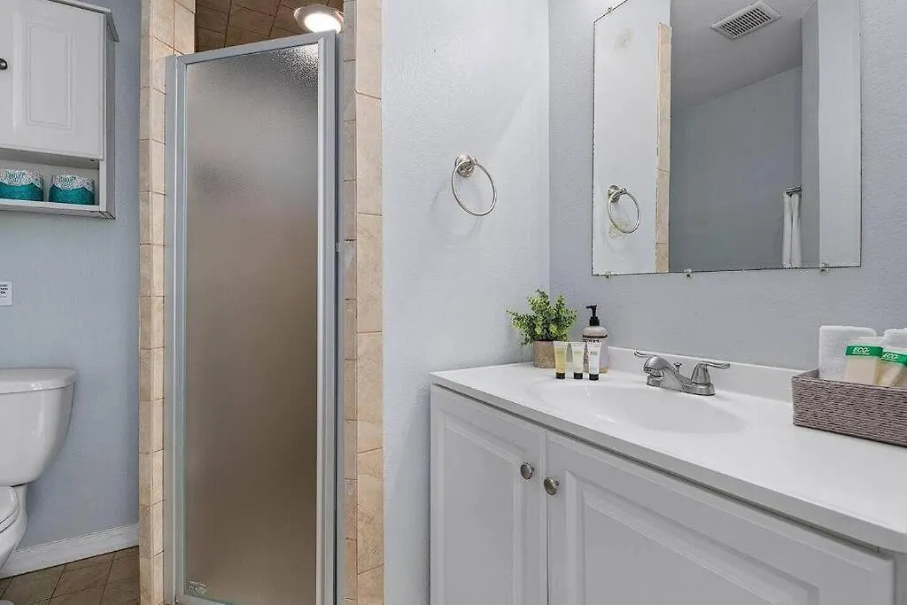 With Fenced Yard, Hot Tub, Grill And 3 King Beds! * Sarasota