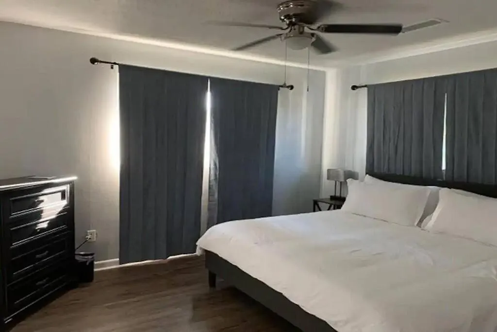 Fenced In With Jacuzzi Close To Siesta Key Bridge! Sarasota