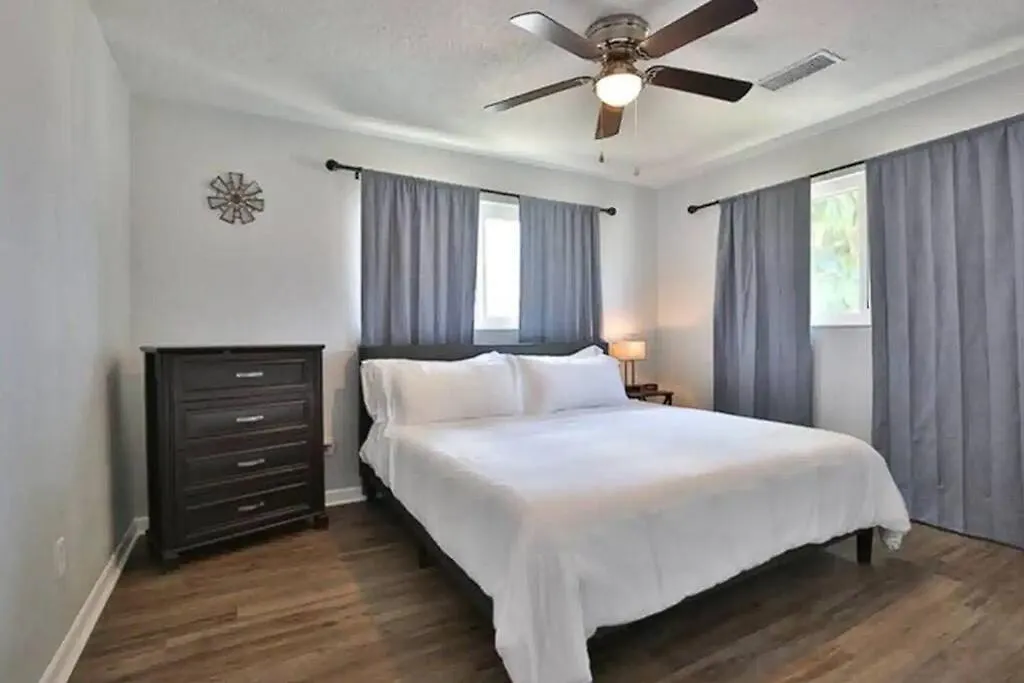 Holiday home Fenced In With Jacuzzi Close To Siesta Key Bridge! *