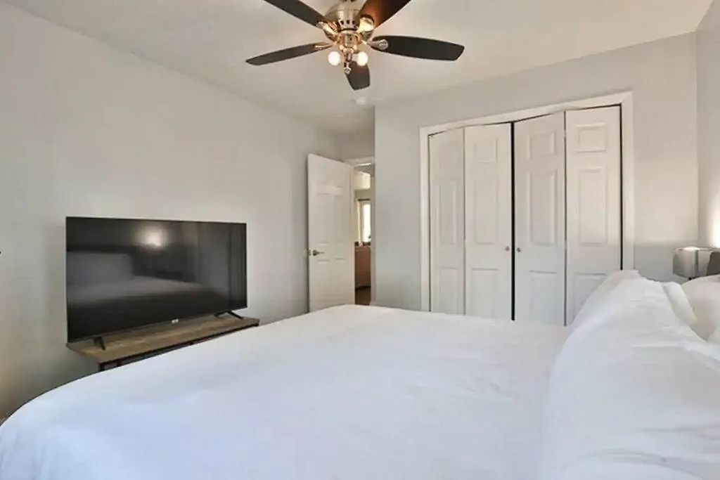 Fenced In With Jacuzzi Close To Siesta Key Bridge! *
