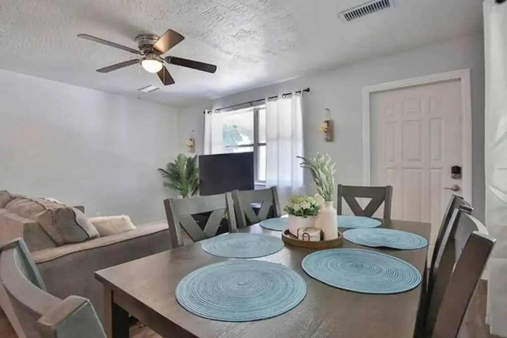 Holiday home Fenced In With Jacuzzi Close To Siesta Key Bridge! *