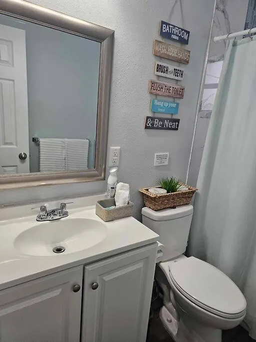 Fenced In With Jacuzzi Close To Siesta Key Bridge! *