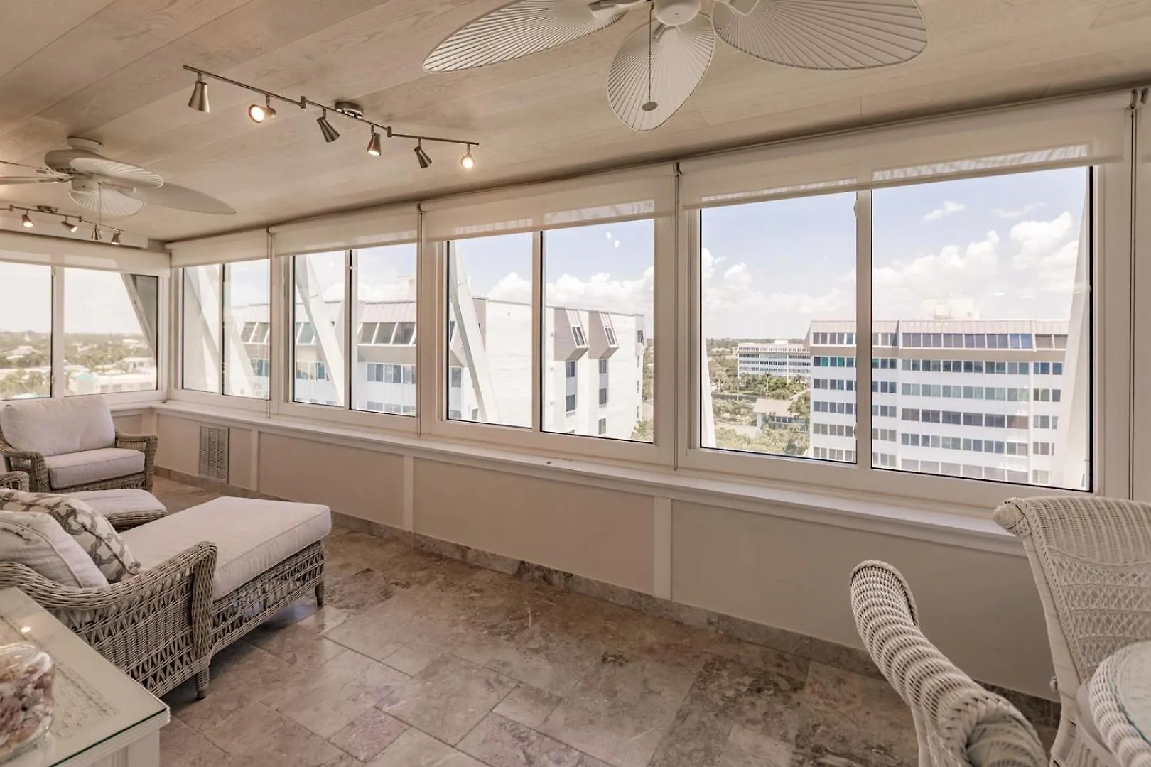 1055-805 8th Floor With Abundant Light Sarasota