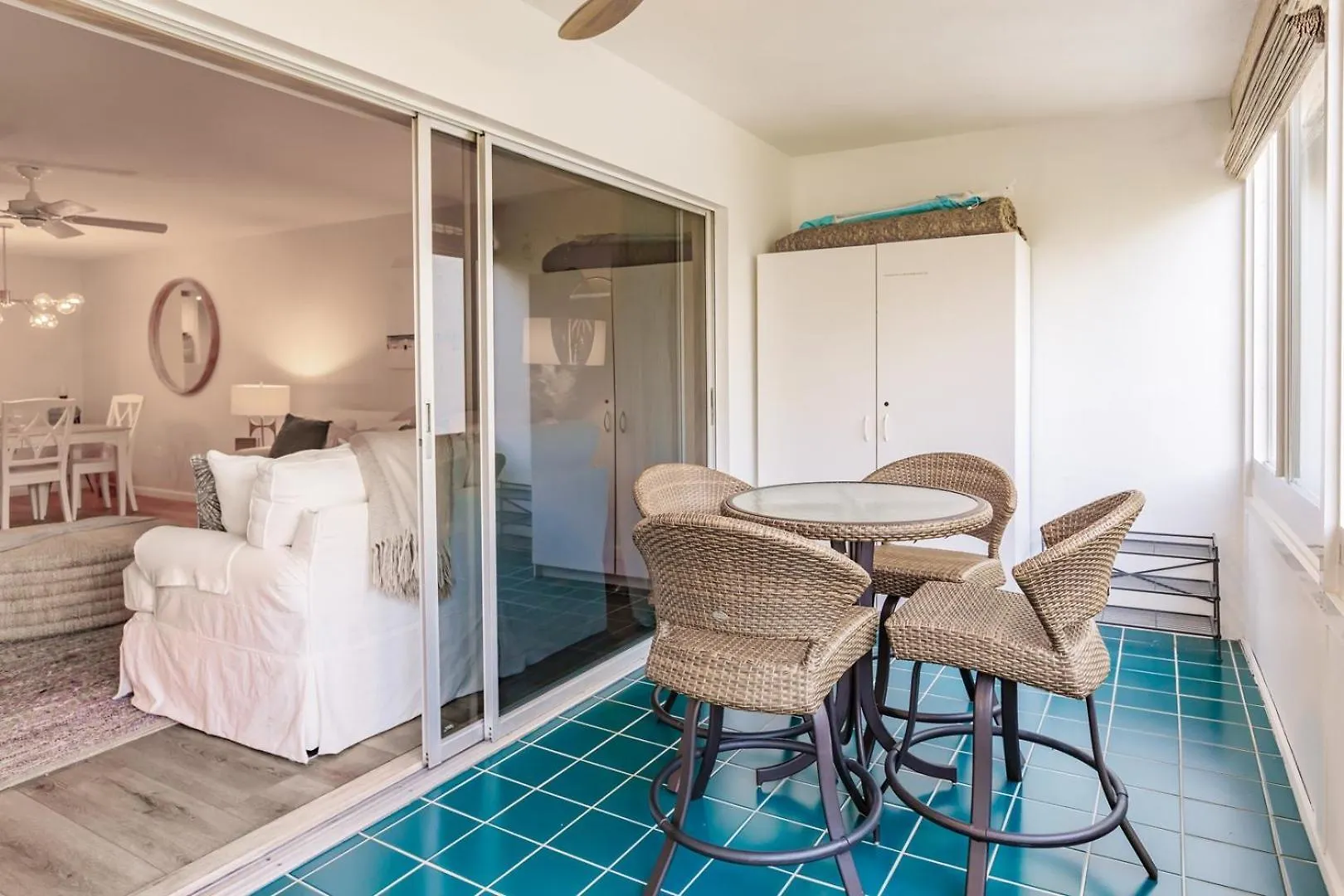 1200-303 Bay-side Garden Views Await Sarasota