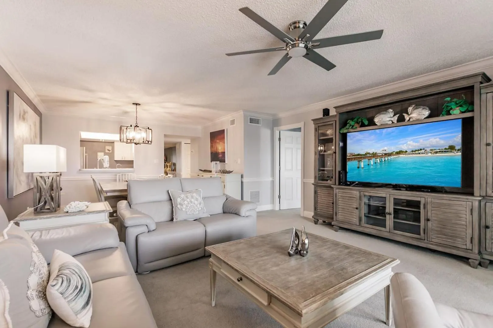 1055-805 8th Floor With Abundant Light Holiday home