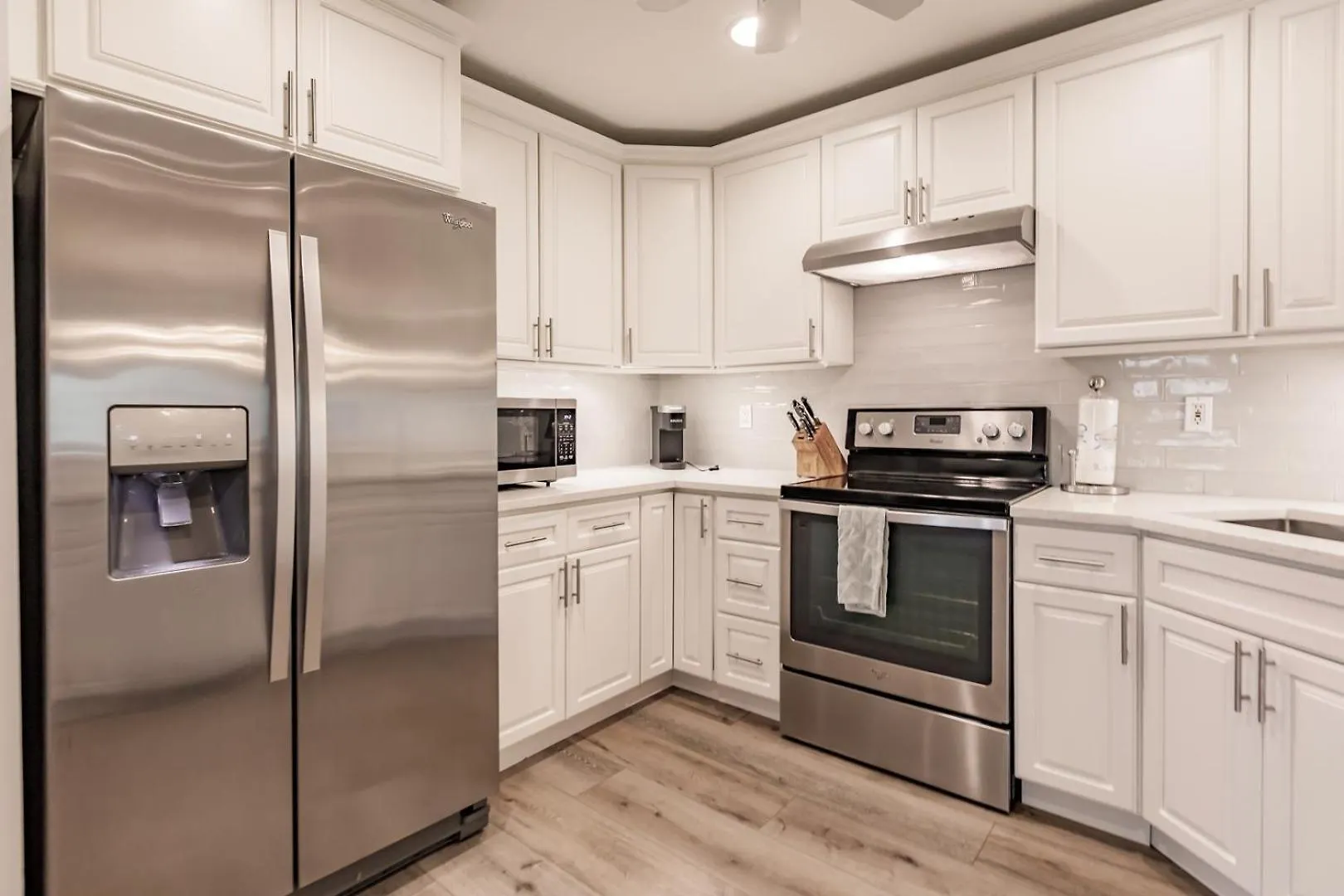 1200-303 Bay-side Garden Views Await Holiday home Sarasota