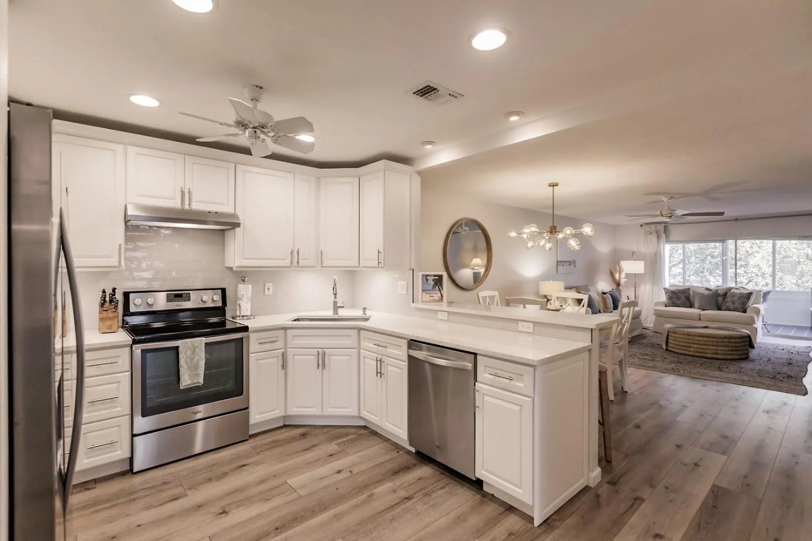 1200-303 Bay-side Garden Views Await * Sarasota