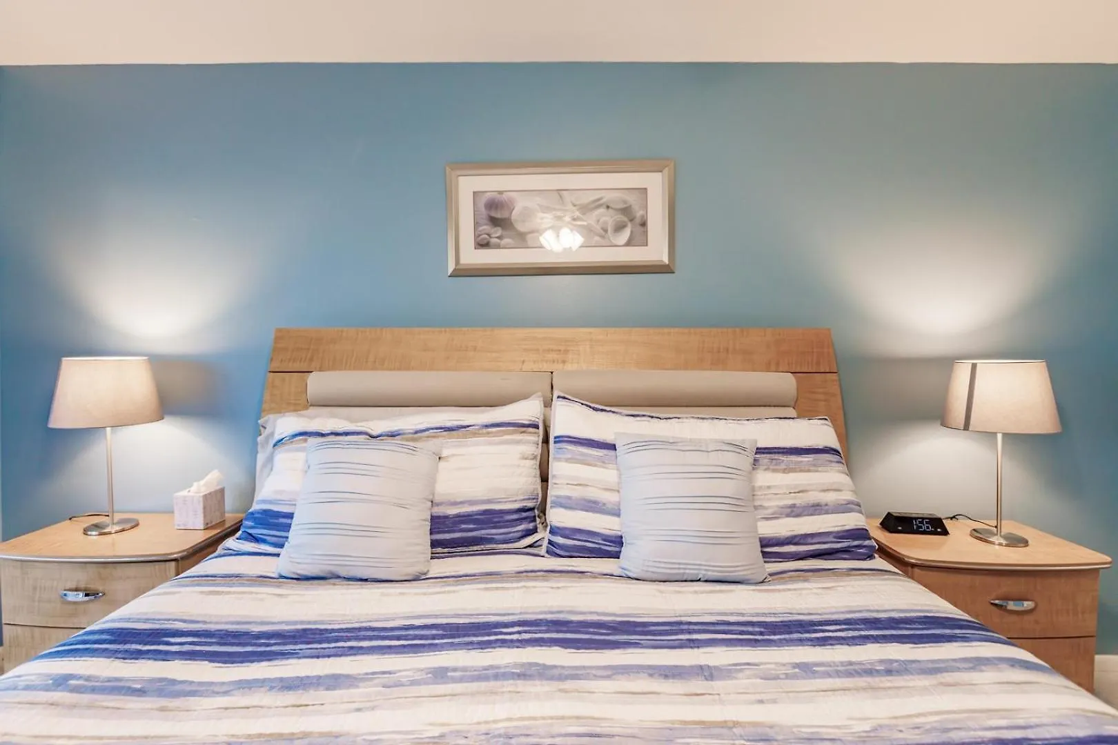 1200-402 Experience Serenity Steps From The Water Holiday home