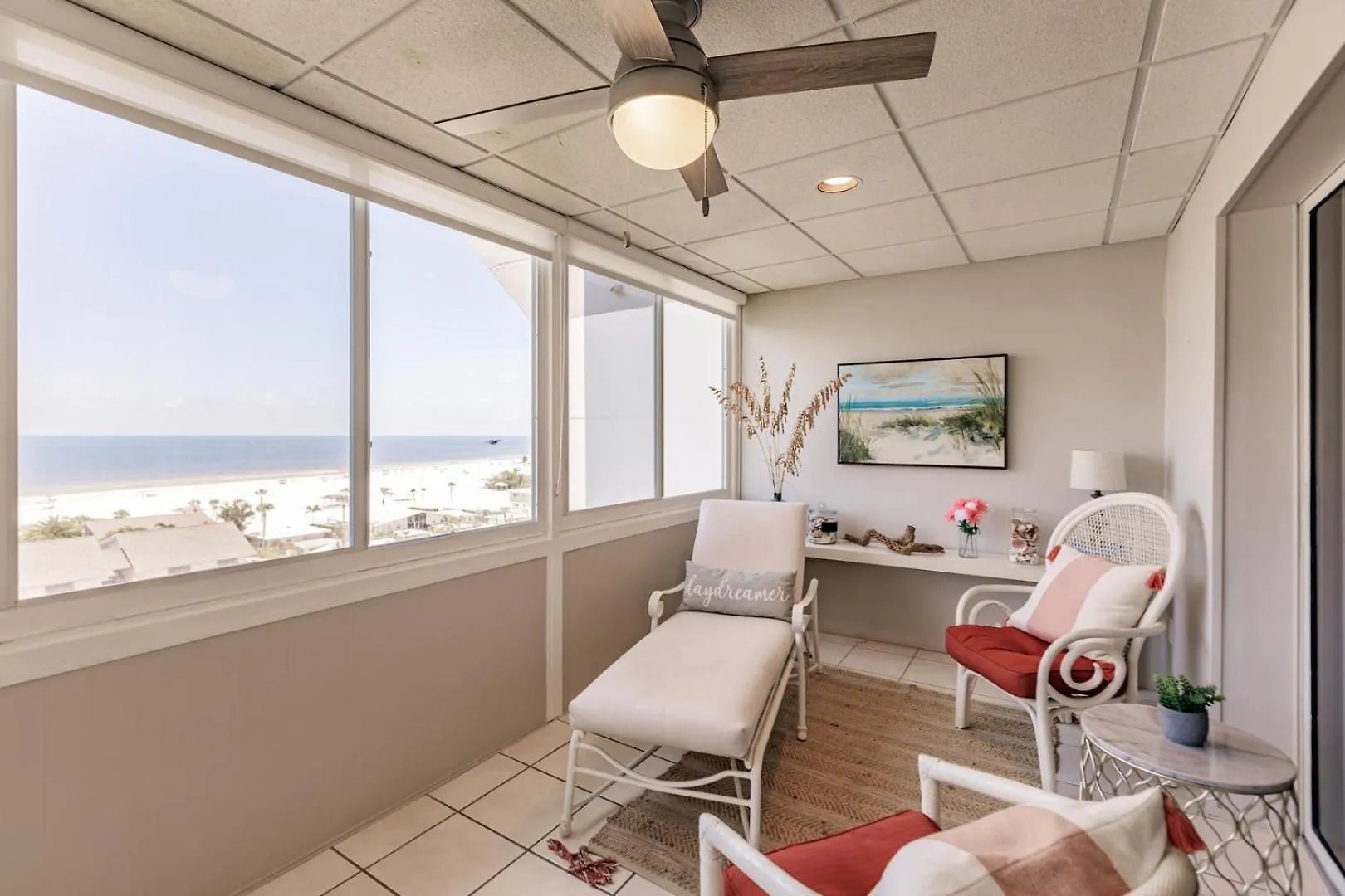 1080-705 Elevated View Living Holiday home *