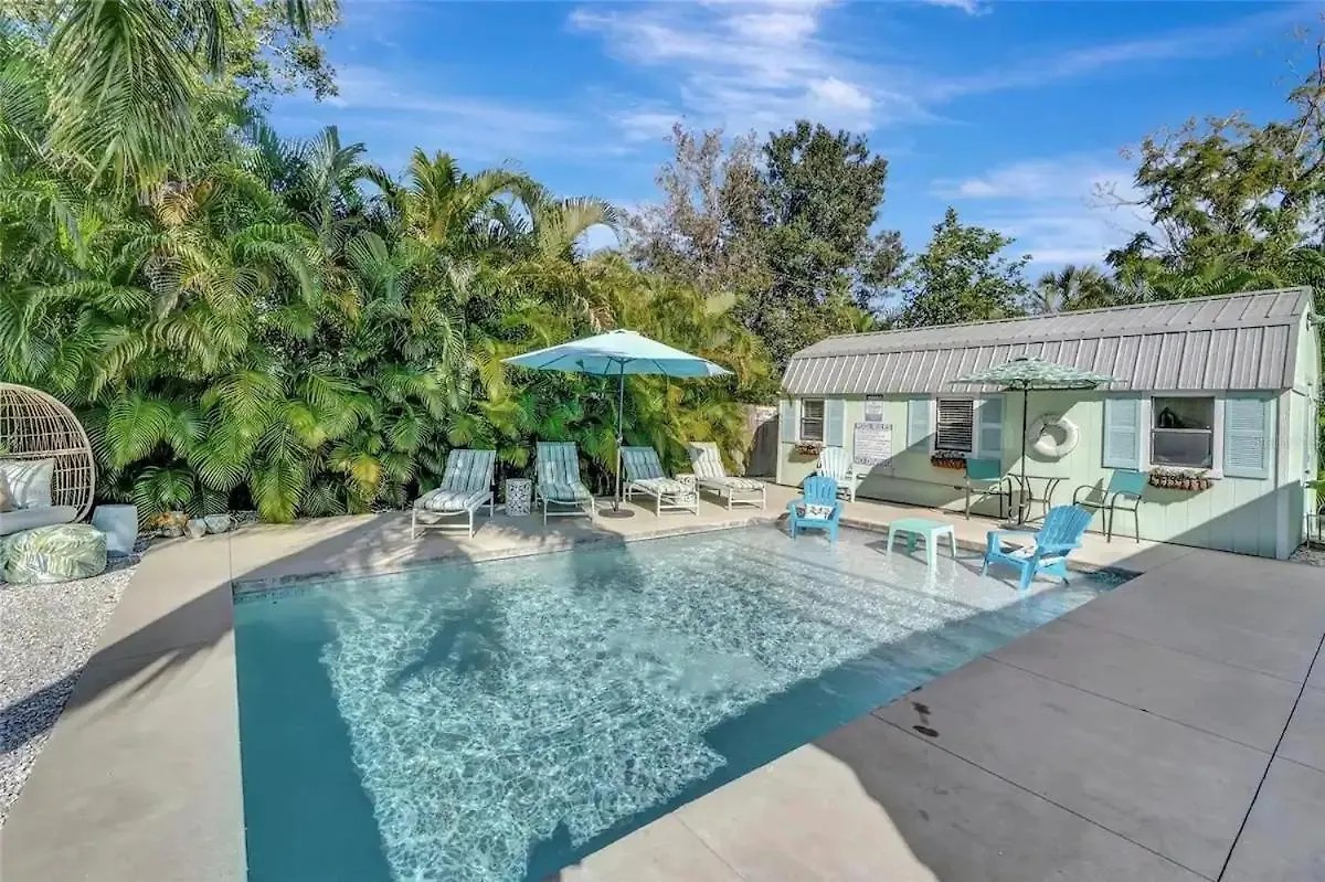 Sunny Oasis In Florida Sarasota