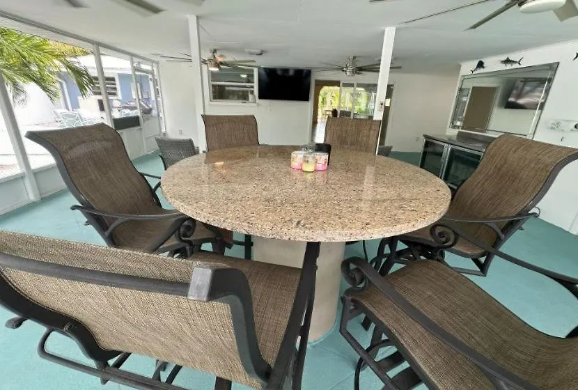 Phillipi Creek House With Boat Dock And Pool Holiday home
