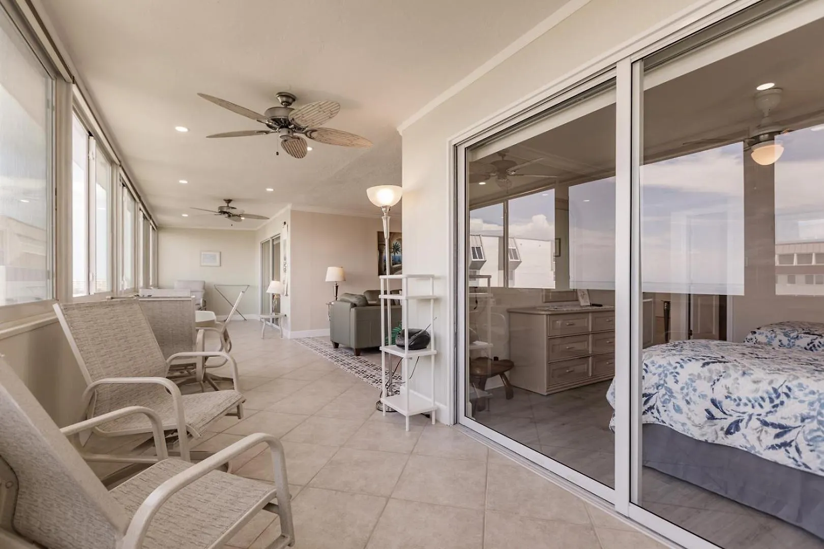 1125-702 Embrace Stunning Views *