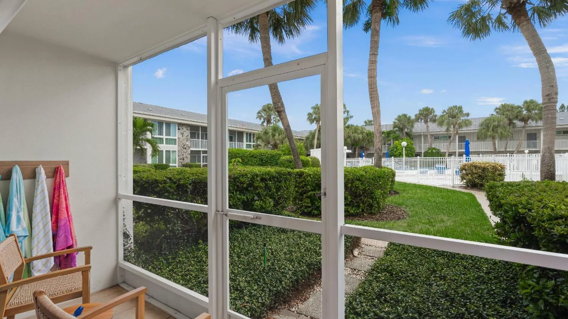 Kingston Arms Modern 1br On Lido Key