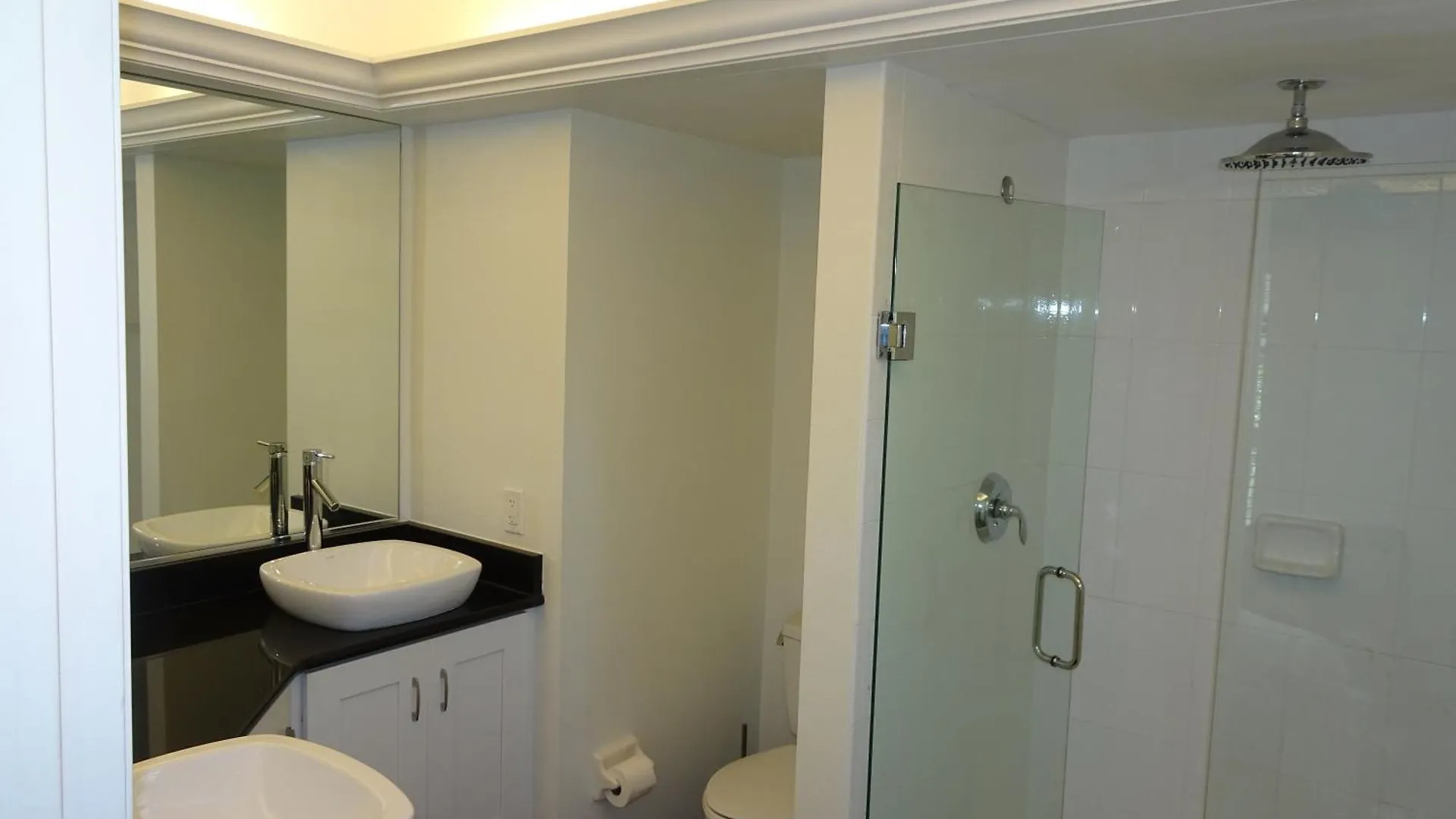 Comfortable Home, Heated Salt-cell Pool, 10 Min To Holiday home