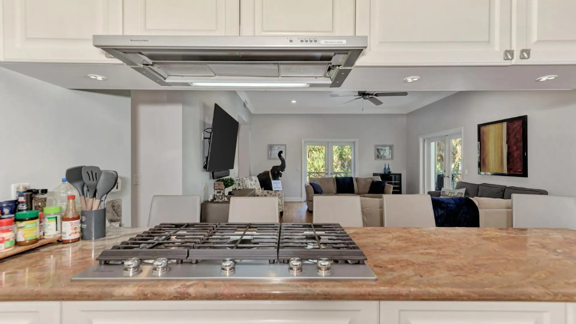 Your Personal Resort-7br, Pool, Tennis, Boating & Holiday home *