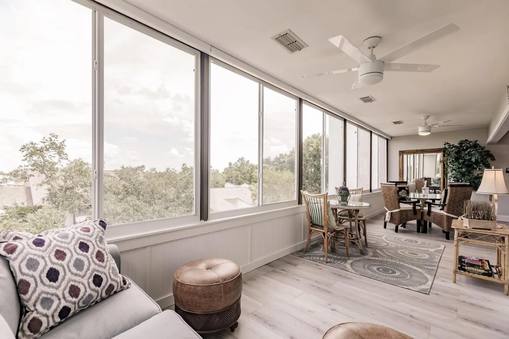 1255-305 Picturesque Garden Views