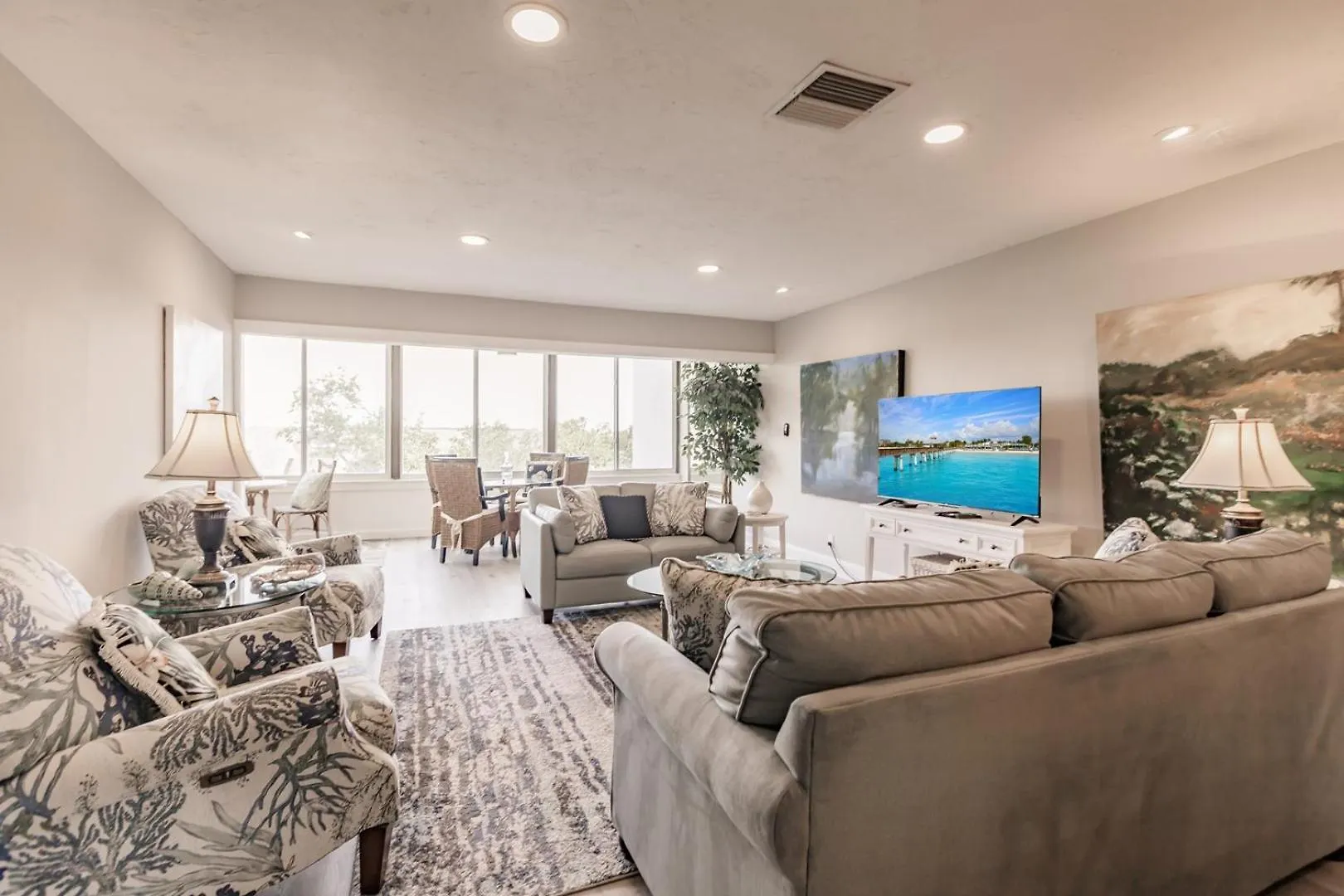 1255-305 Picturesque Garden Views Sarasota
